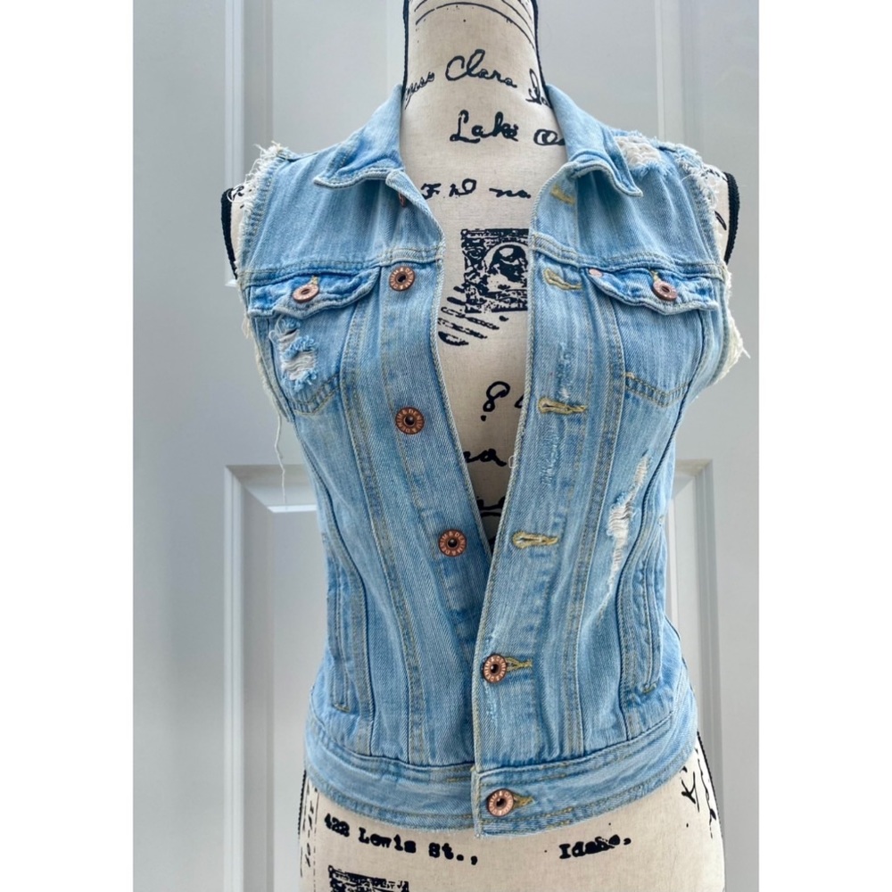 NWOT &Denim Light Wash Denim Jean Vest